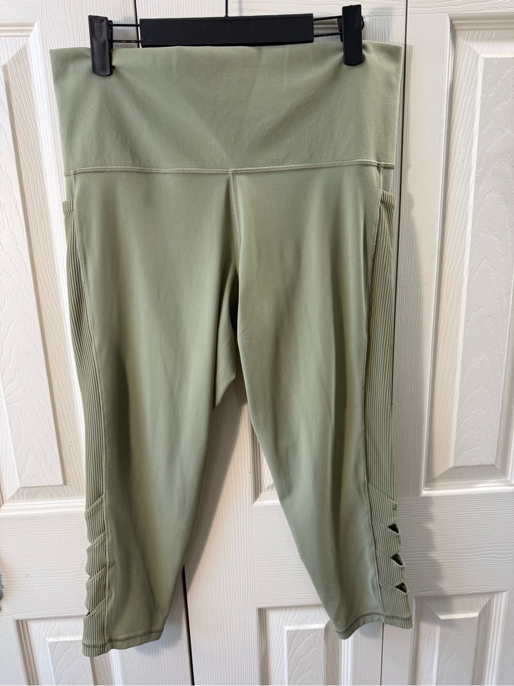 Athleta Salutation Stash Pocket II Cutout 7/8 Tights Olive Green Women’s Size 1X